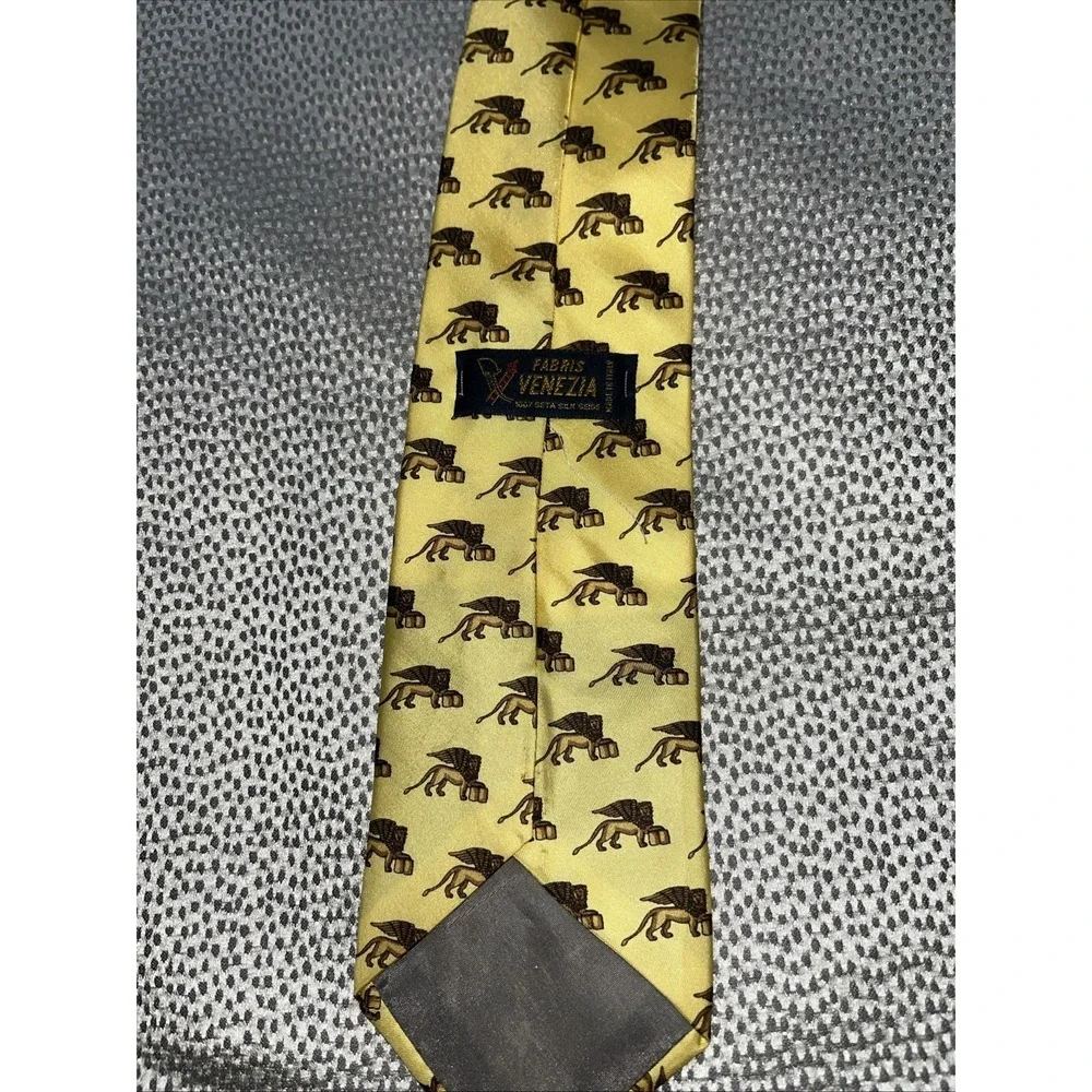 Vintage Fabris Venezia Tie 100% Silk Gold Lion Luxury Made in Italy Mens Necktie